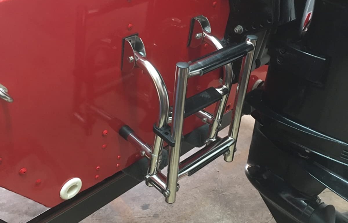 फ़ोल्डिंग बोर्डिंग सीढ़ी